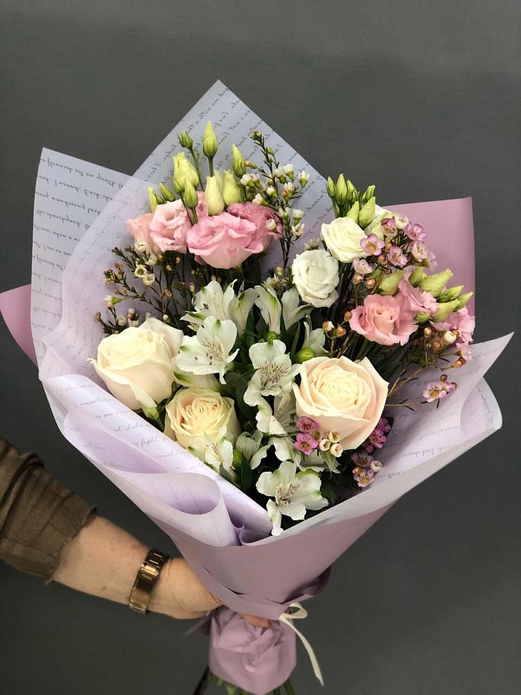 Букет цветов из: Альстромерии, Розы и Лизиантусы в Казинке Ставропольский край