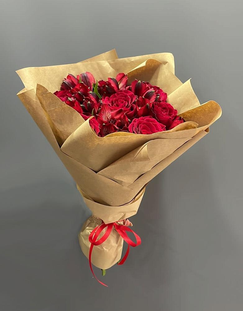 Букет цветов из: Альстромерии и Розы в Казинке Ставропольский край