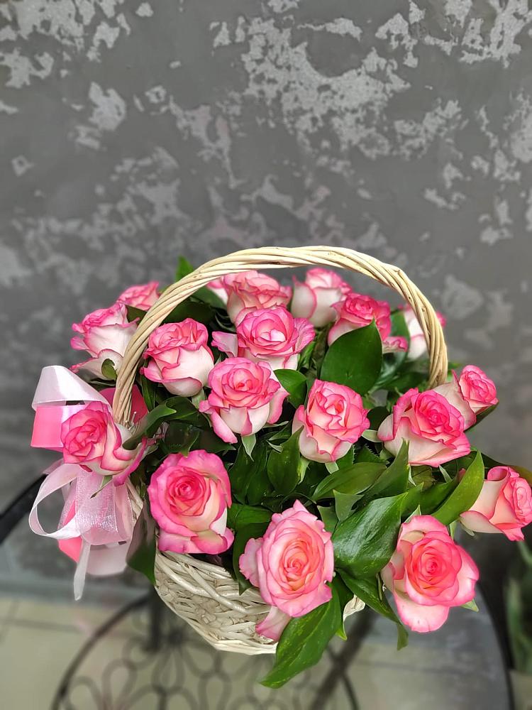 Цветочная композиция из Розы в корзине в Казинке Ставропольский край