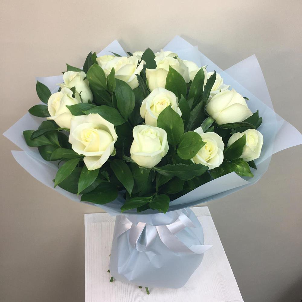 Букет 15 Белых роз Проуд в Казинке Ставропольский край