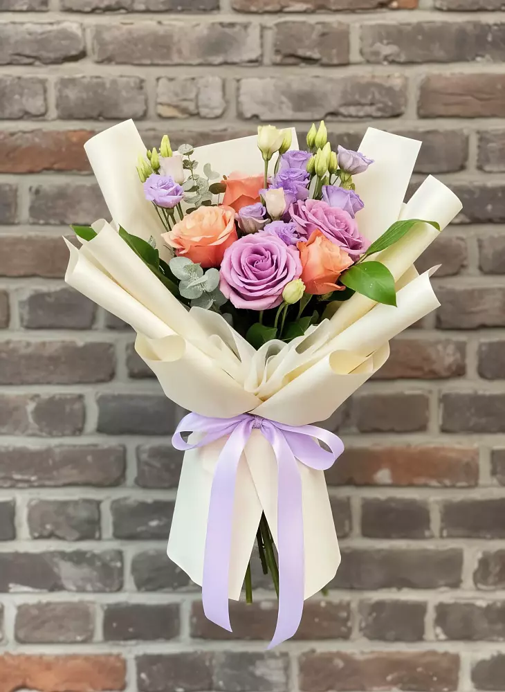 Букет цветов из: Лизиантусы и Розы в Казинке Ставропольский край