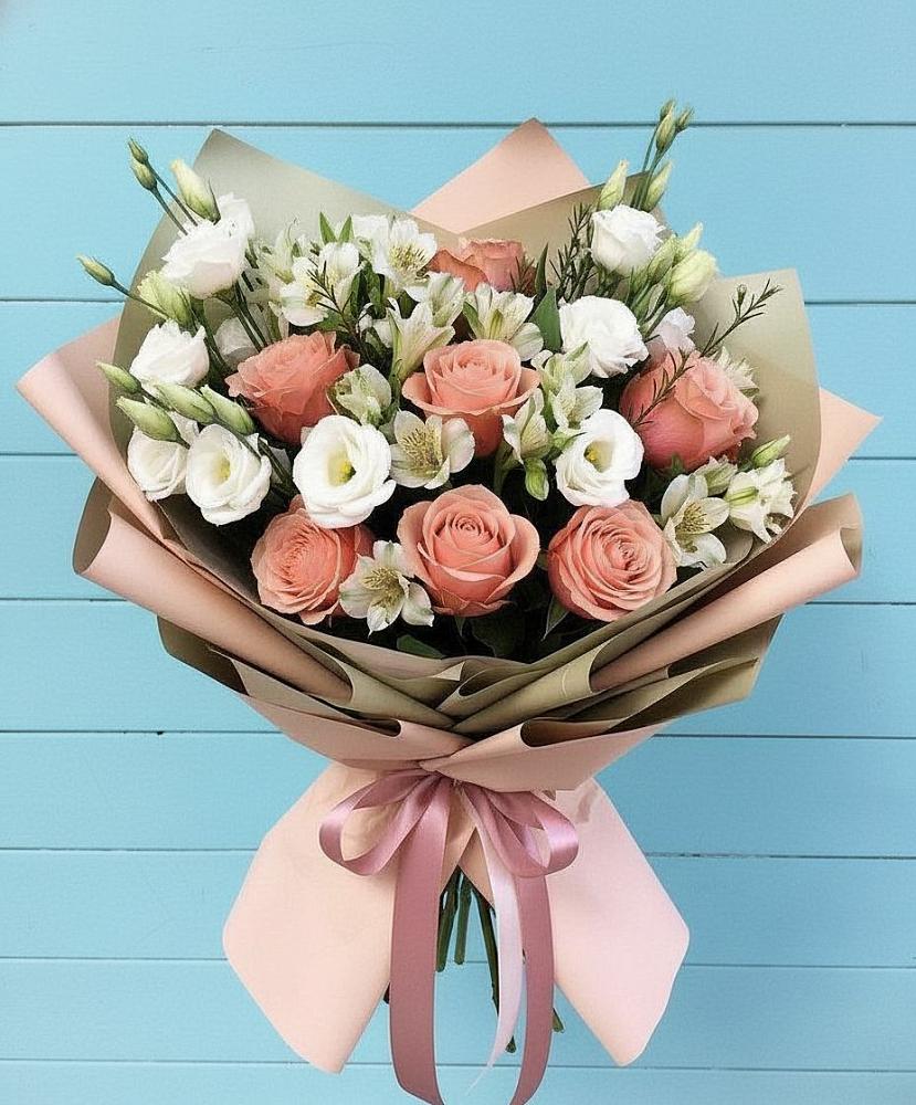 Букет цветов из: Розы, Альстромерии и Лизиантусы в Казинке Ставропольский край