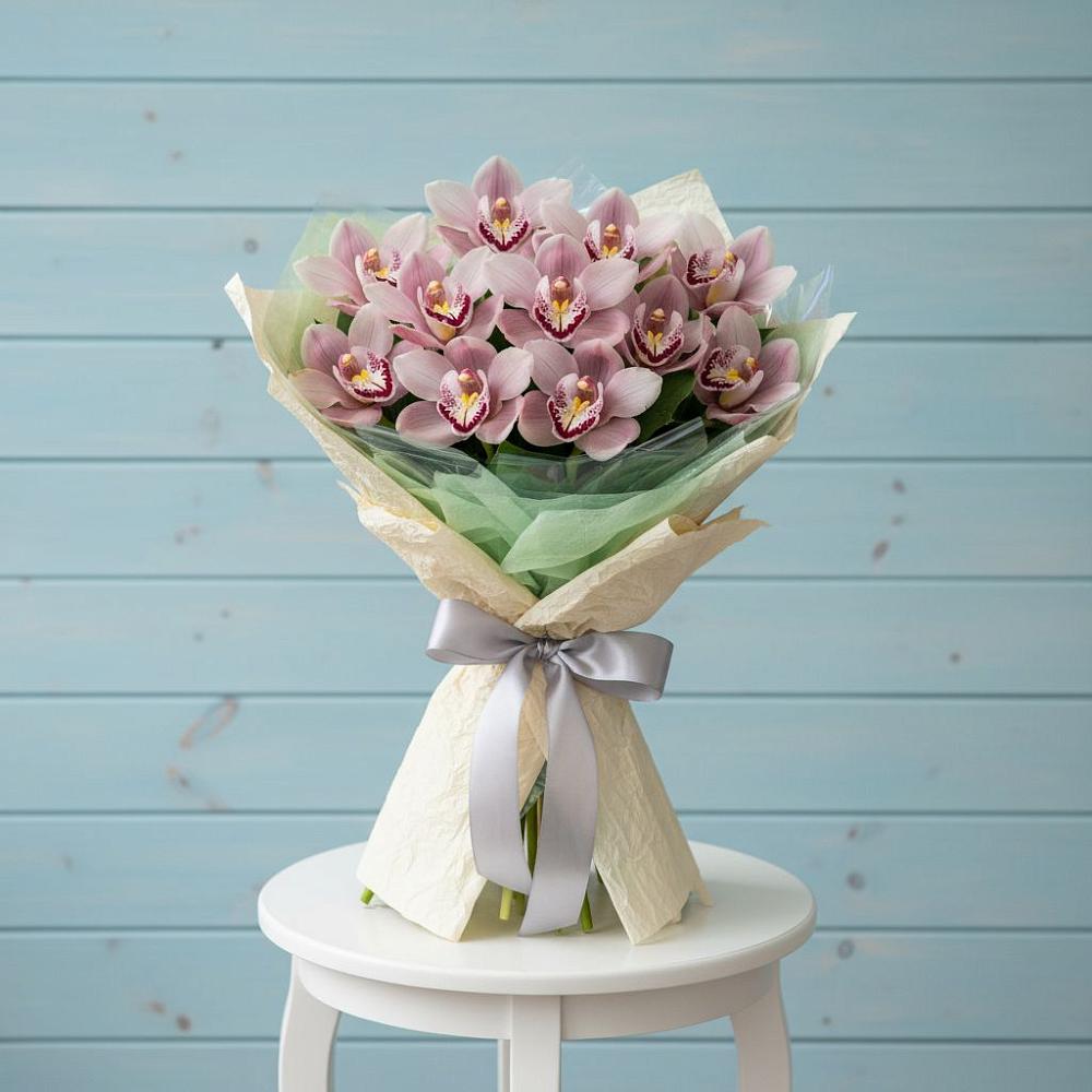 Букет цветов из: Орхидеи и Розы в Казинке Ставропольский край