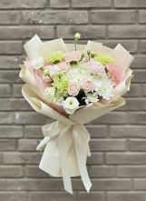 Букет цветов из:  Гвоздики, Розы, Лизиантусы и Хризантемы #REPLACE_PRED# Казинке Ставропольский край
