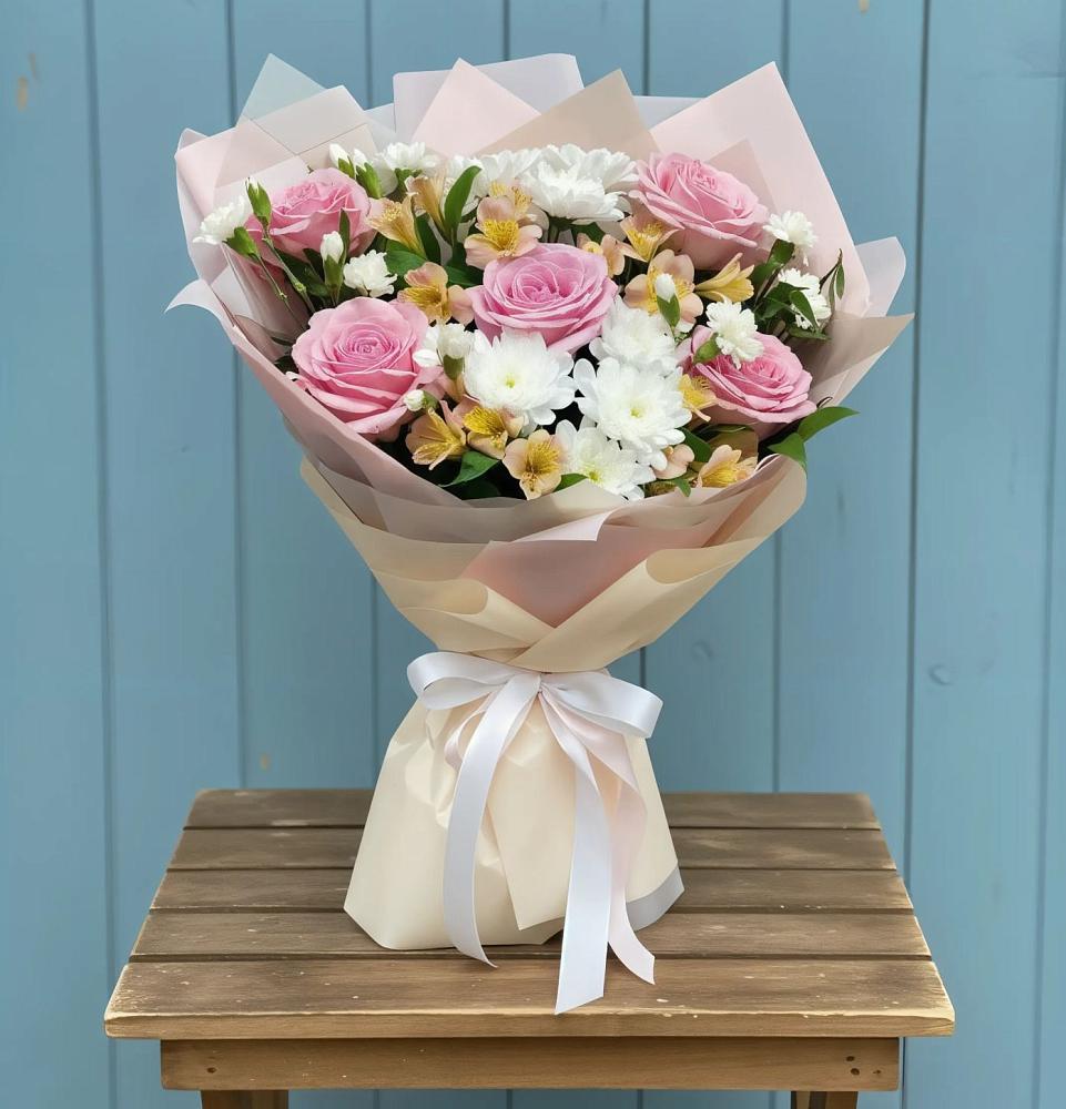 Букет цветов из: Гвоздики, Орхидеи и Розы в Казинке Ставропольский край