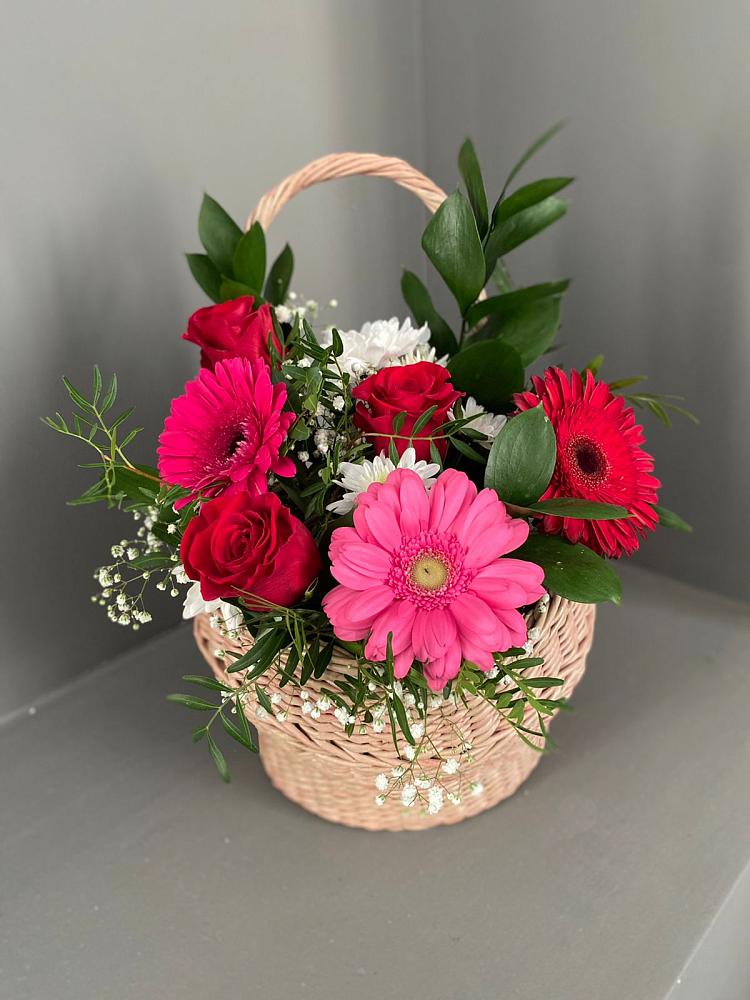 Цветочная композиция из Розы, Хризантемы и Герберы в корзине в Казинке Ставропольский край